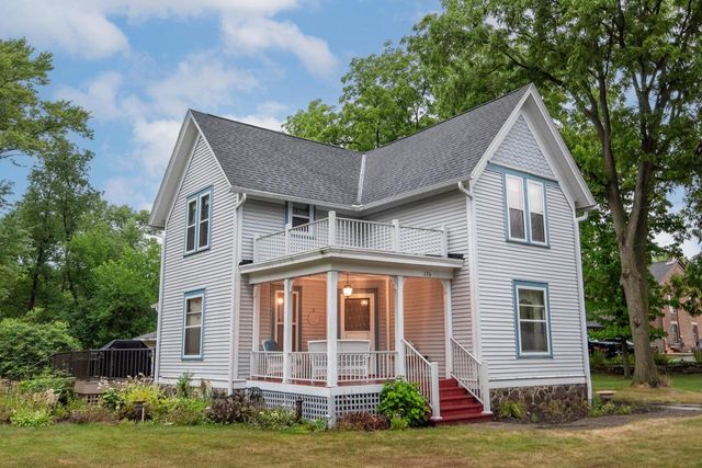 216 W Main STREET, Wales, WI 53183
