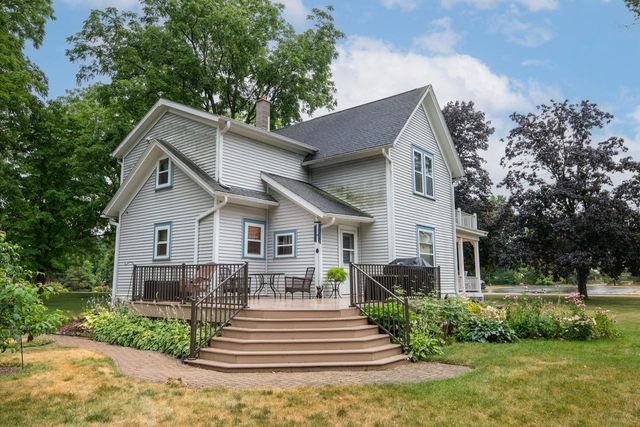 216 W Main STREET, Wales, WI 53183