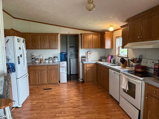 11768 N 700 E, Lewisville, IN 47352