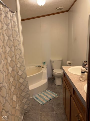 11768 N 700 E, Lewisville, IN 47352