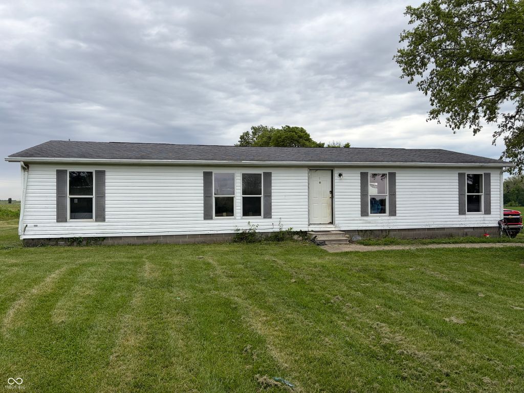 11768 N 700 E, Lewisville, IN 47352