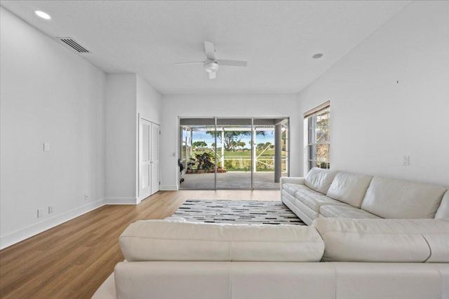 10375 Osprey Trace, West Palm Beach, FL 33412