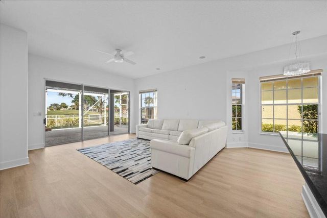 10375 Osprey Trace, West Palm Beach, FL 33412