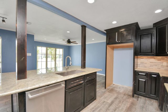 1404 Briarwood Drive, Pasadena, TX 77502