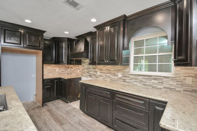 1404 Briarwood Drive, Pasadena, TX 77502