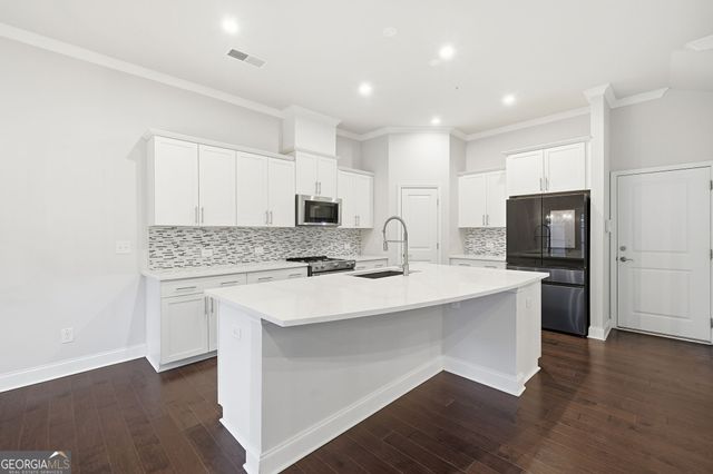 207 Holden Way, Woodstock, GA 30189