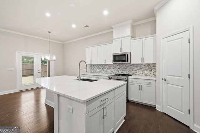 207 Holden Way, Woodstock, GA 30189