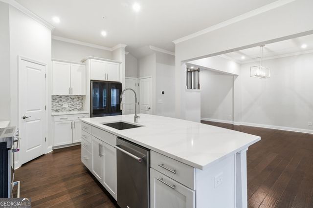 207 Holden Way, Woodstock, GA 30189