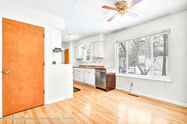 5989 Cypress Street, Haslett, MI 48840