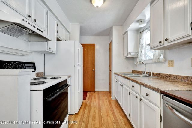 5989 Cypress Street, Haslett, MI 48840