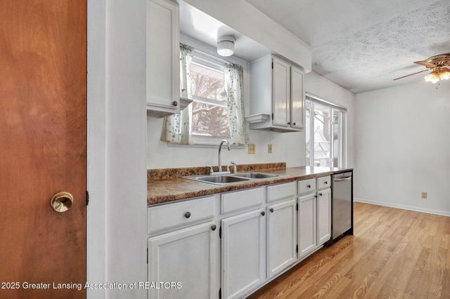 5989 Cypress Street, Haslett, MI 48840