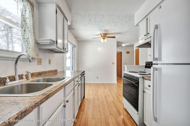 5989 Cypress Street, Haslett, MI 48840