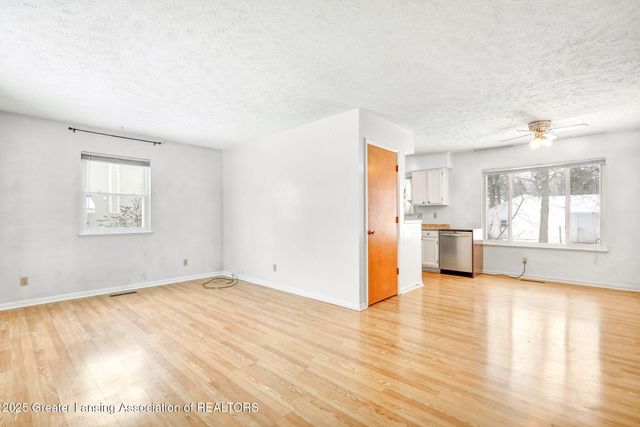 5989 Cypress Street, Haslett, MI 48840