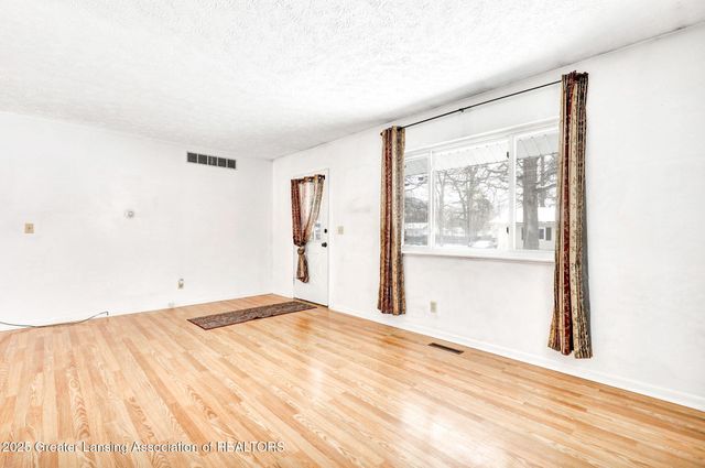 5989 Cypress Street, Haslett, MI 48840