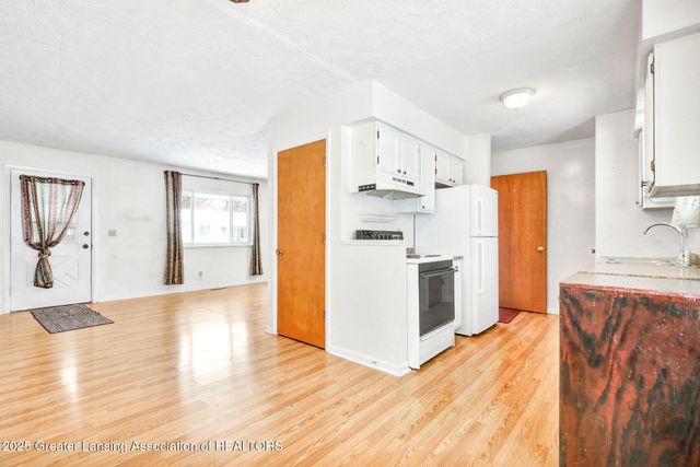 5989 Cypress Street, Haslett, MI 48840