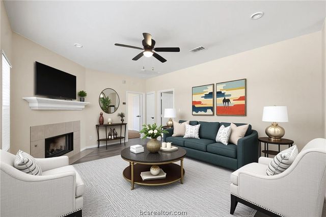 622 Holleman Drive, College Station, TX 77840