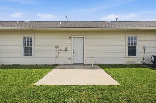 622 Holleman Drive, College Station, TX 77840
