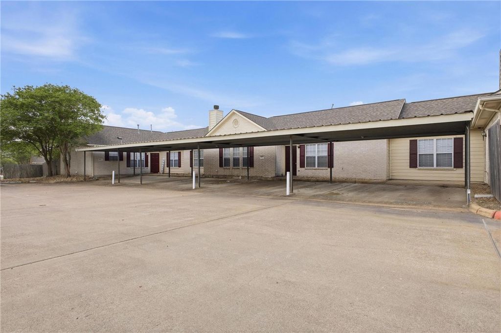 622 Holleman Drive, College Station, TX 77840