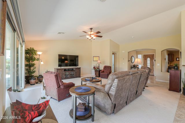 112 S BIRDIE Way, Casa Grande, AZ 85194