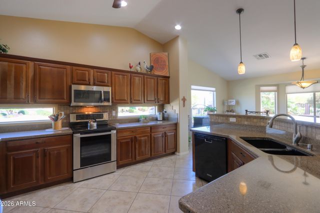 112 S BIRDIE Way, Casa Grande, AZ 85194