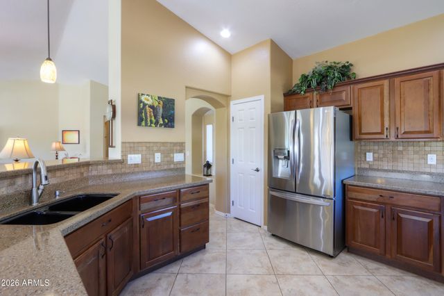 112 S BIRDIE Way, Casa Grande, AZ 85194