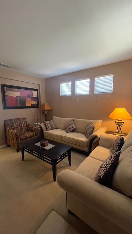 Image 3 of property listing at 5221 E Byrd Avenue, Fresno, CA 93725