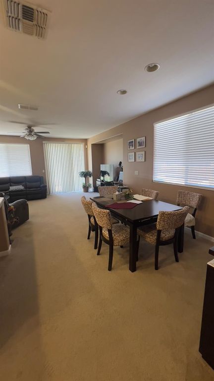 Image 8 of property listing at 5221 E Byrd Avenue, Fresno, CA 93725