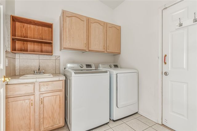 2985 Calle Del Oro, Bullhead City, AZ 86429