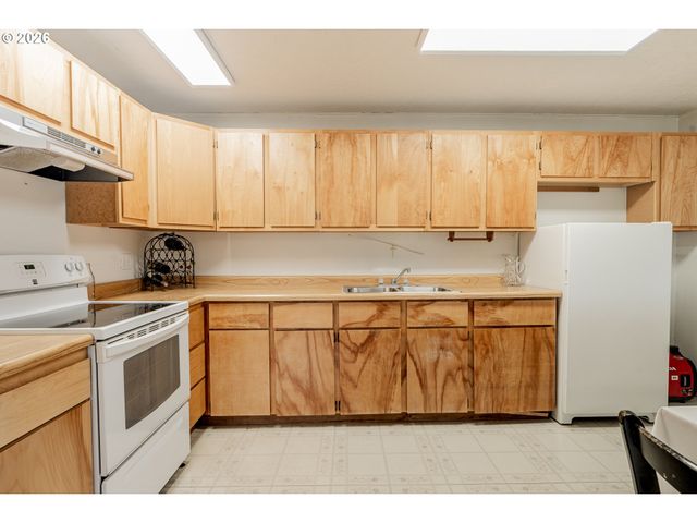 14075 Ne NORTH VALLEY Rd, Newberg, OR 97132