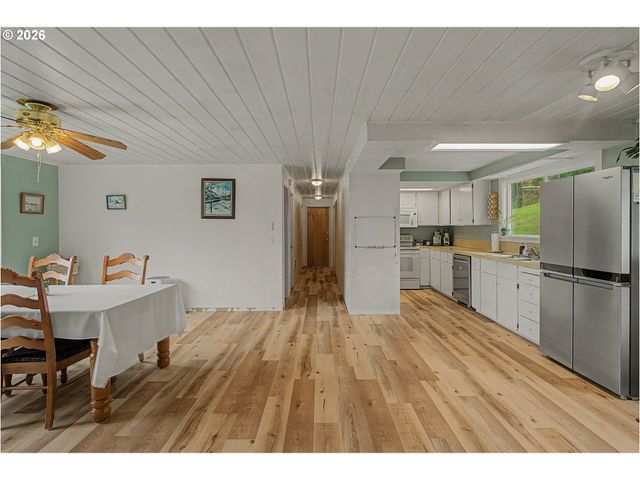 14075 Ne NORTH VALLEY Rd, Newberg, OR 97132