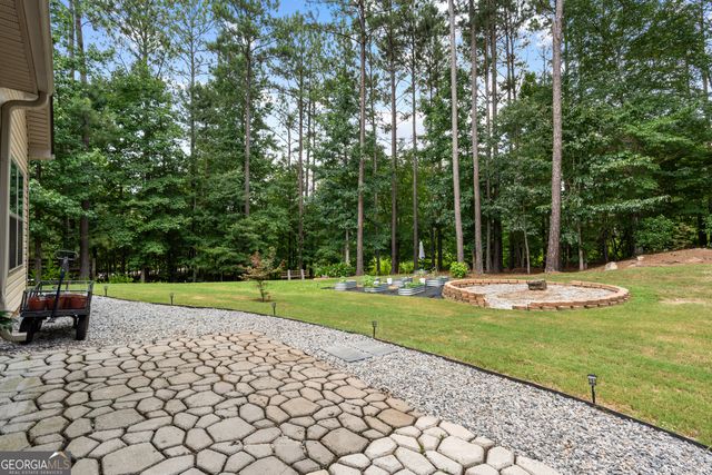 21 Sunny Point, Newnan, GA 30263