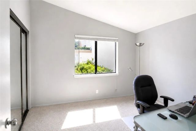 929 Thistlegate, Oak Park, CA 91377