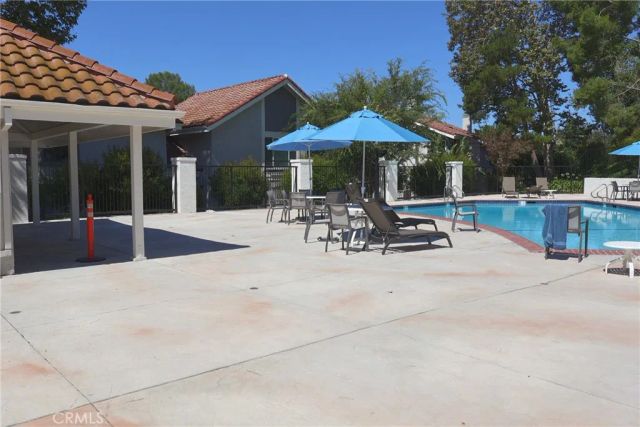 929 Thistlegate, Oak Park, CA 91377