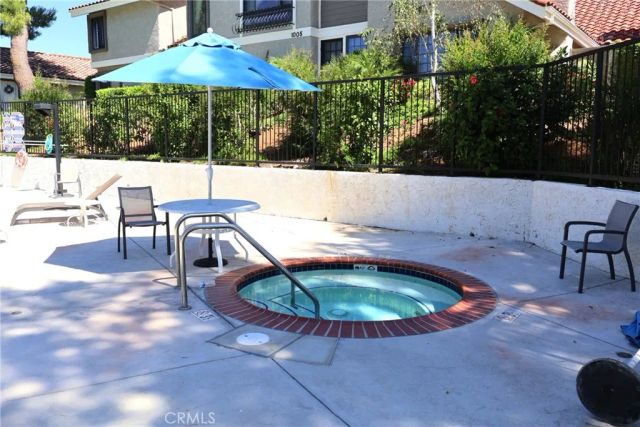 929 Thistlegate, Oak Park, CA 91377