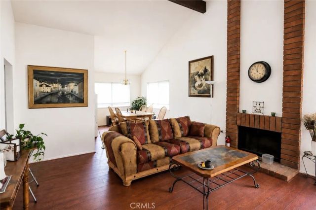 929 Thistlegate, Oak Park, CA 91377