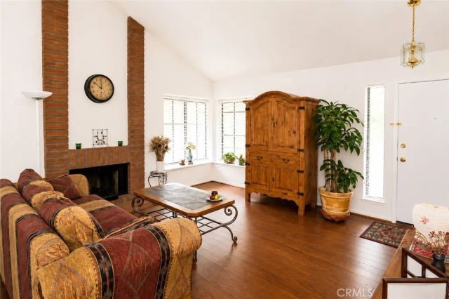 929 Thistlegate, Oak Park, CA 91377