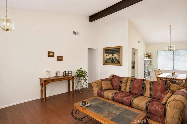 929 Thistlegate, Oak Park, CA 91377