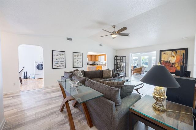 821 WHITE HERON BOULEVARD, Ruskin, FL 33570
