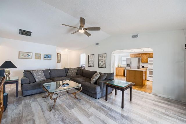 821 WHITE HERON BOULEVARD, Ruskin, FL 33570