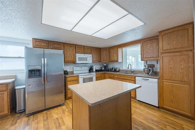 821 WHITE HERON BOULEVARD, Ruskin, FL 33570