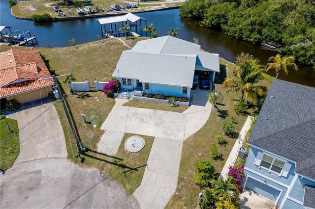 821 WHITE HERON BOULEVARD, Ruskin, FL 33570