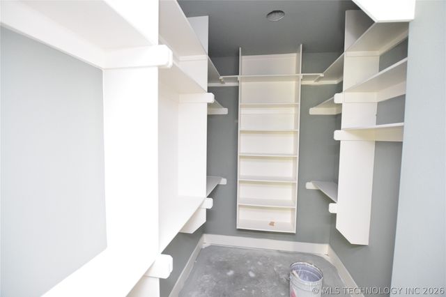 18835 W Hunters Court, Park Hill, OK 74451