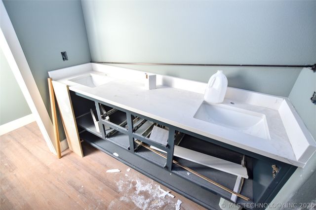 18835 W Hunters Court, Park Hill, OK 74451