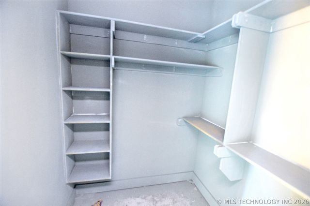 18835 W Hunters Court, Park Hill, OK 74451