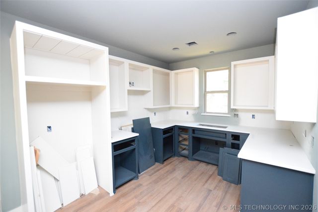 18835 W Hunters Court, Park Hill, OK 74451