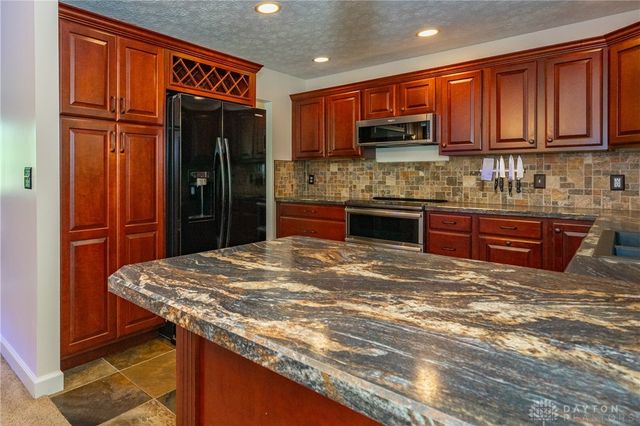 1210 Lomeda Lane, Beavercreek, OH 45434