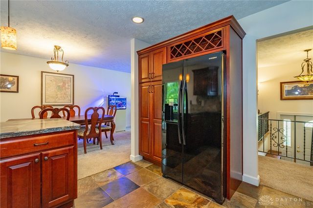 1210 Lomeda Lane, Beavercreek, OH 45434
