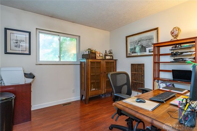 1210 Lomeda Lane, Beavercreek, OH 45434