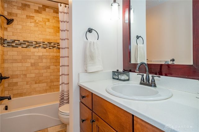 1210 Lomeda Lane, Beavercreek, OH 45434