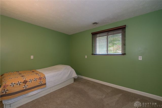 1210 Lomeda Lane, Beavercreek, OH 45434